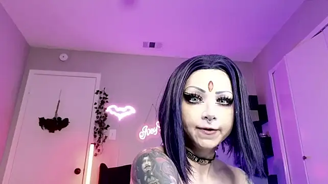 Ivey_Strigoi webcam