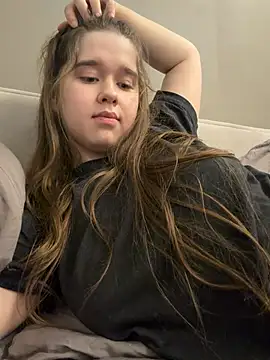 HornyGirlH live sex cam