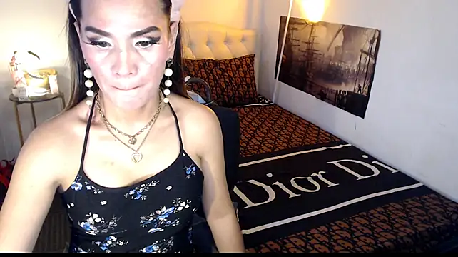 NinaDOM4CUM webcam