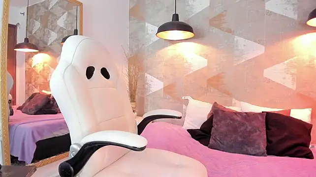 LalilaBrunettee webcam
