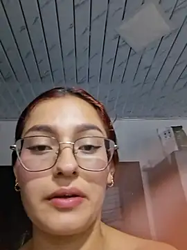 Ary-18 live cam on StripChat