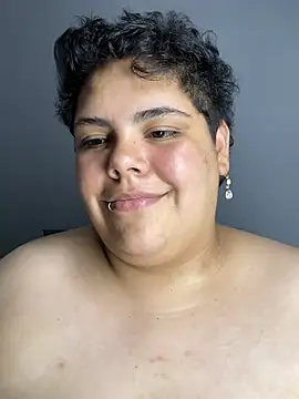 Hailey_Curvy live cam on StripChat