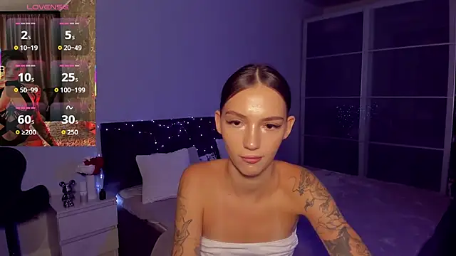 SophieCatty live cam on StripChat