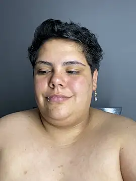 Hailey_Curvy webcam