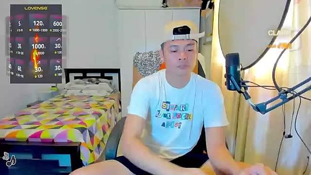 clarkdangerous (Ask my age) - Cum show