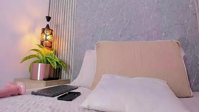 Little_Melody live cam on StripChat