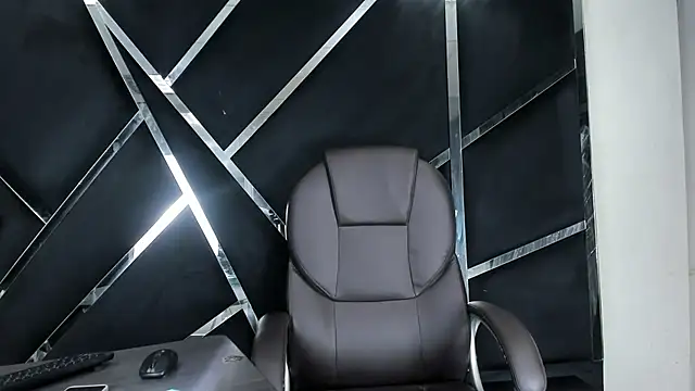 Aisha_hotts777 webcam