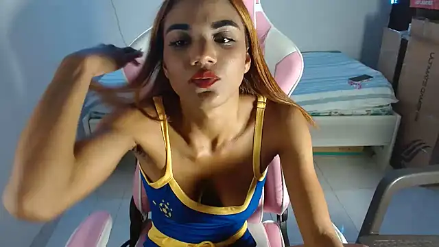 Raya_velvet webcam