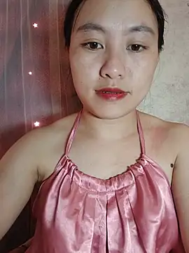 Cherry-squirtt live cam on StripChat