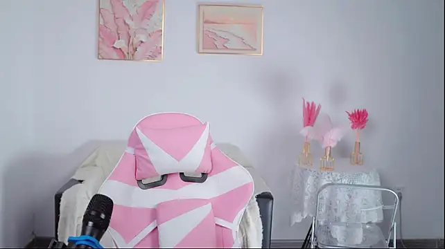 yoyo-nice live cam on StripChat