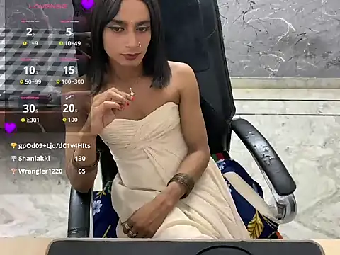 LuvLayla webcam