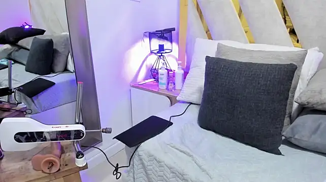 Luna_Naughty1