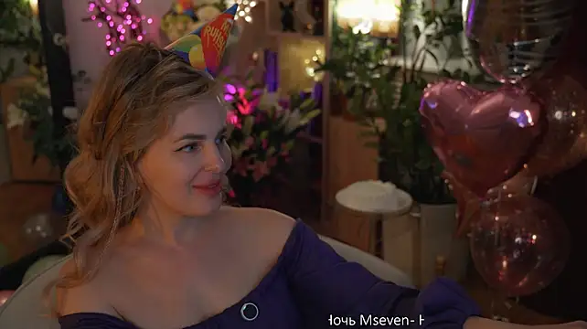 Lady--M webcam