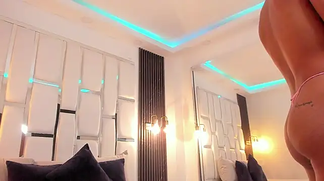 Maia_Clark520 webcam