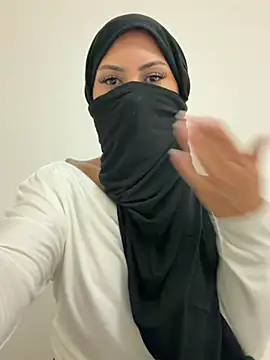 cherryymia (F young) - show ass and shake it 🍑