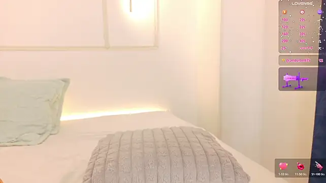 NAMIMAYERS2 live cam on StripChat