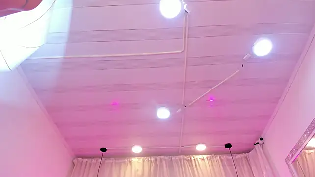 Francesca_Skuirt webcam