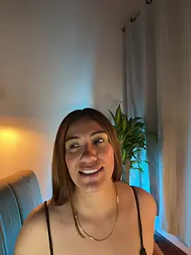 emmily_d (F milf) - Spank Ass