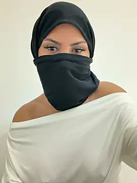 cherryymia (F young) - show ass and shake it 🍑