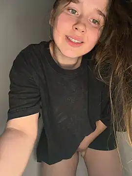 HornyGirlH Live Webcam on Stripchat