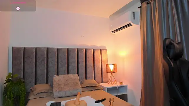 SamanthaSmithx live cam on StripChat