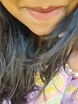 Curvy_Pooja