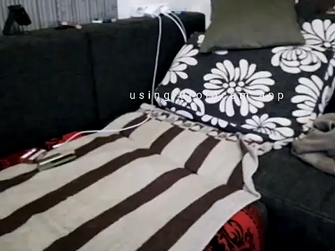 IncredibleGlaze78 webcam