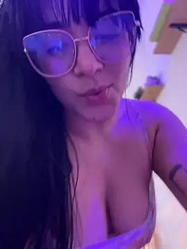 Lia_flowers webcam