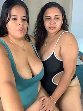 twocurvylatins webcam