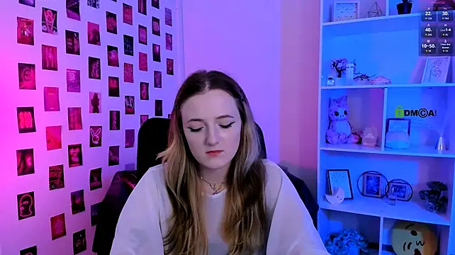luna_berryy webcam