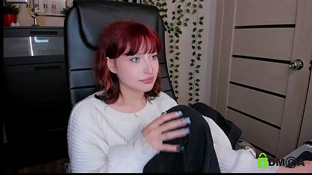 ElizaNik_ webcam