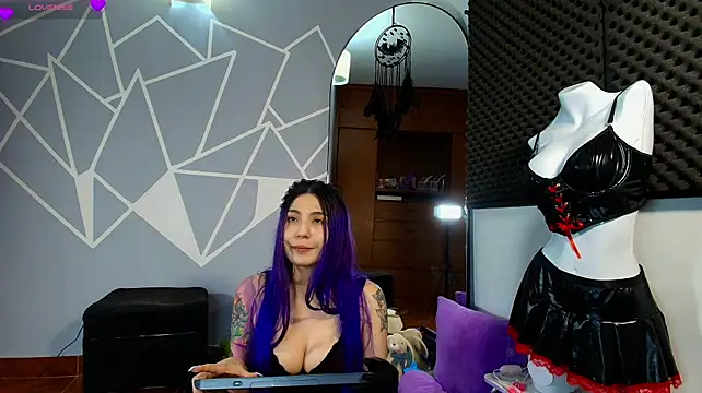 karlamoon23 webcam