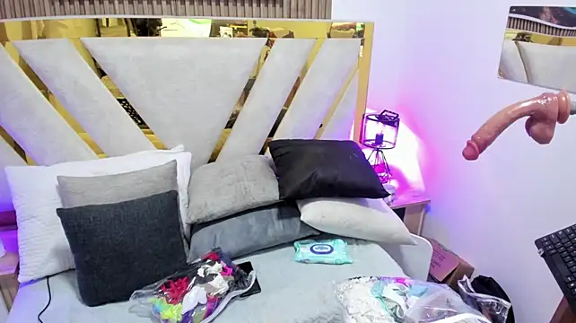 Luna_Naughty1 webcam