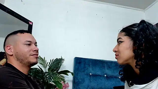 Aronandmoli69 webcam
