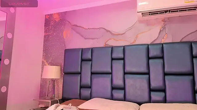 naomii_collins webcam