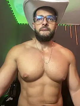 magnumchris live cam on StripChat