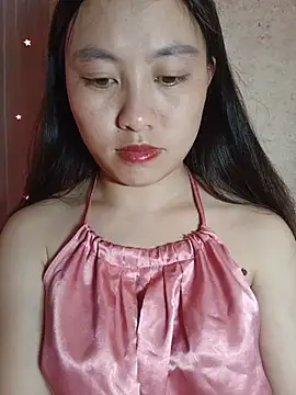 Cherry-squirtt live cam on StripChat