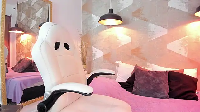 LalilaBrunettee webcam