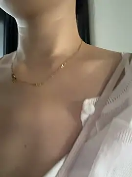 cici-2026 (F milf) - 众筹买大黑牛，完成控制小粉5分钟