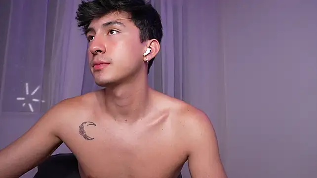 sweettaaron01 webcam