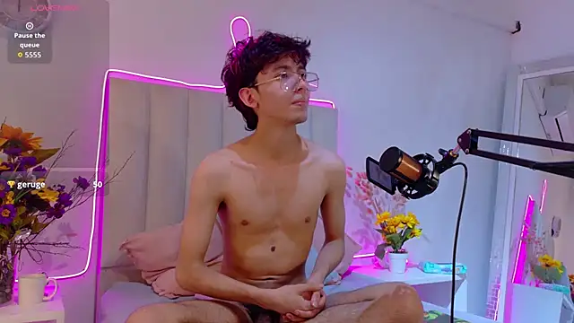 Twink_Sebas7 webcam
