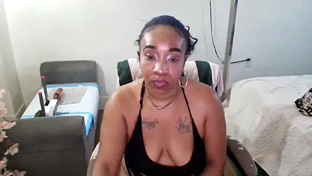 mzpretty444 webcam