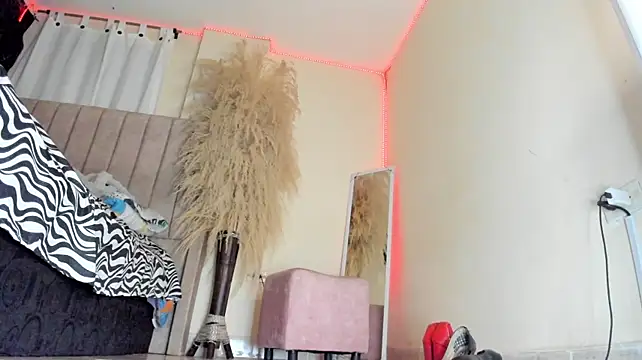 anastacya_ (F milf) - spanks ass *10