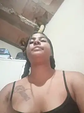 Giselabrunette25 webcam