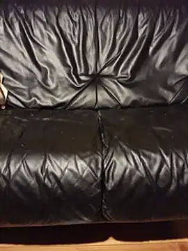 laaralatexxa_BDSM webcam