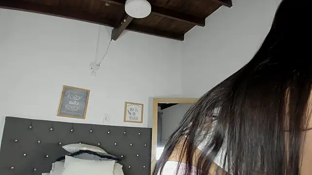 Emma_Sandoval1 webcam