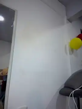 Sarahballiston_ webcam