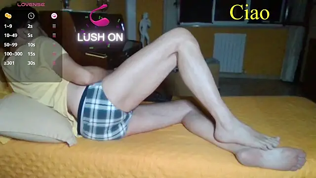 lattediyak live cam on StripChat