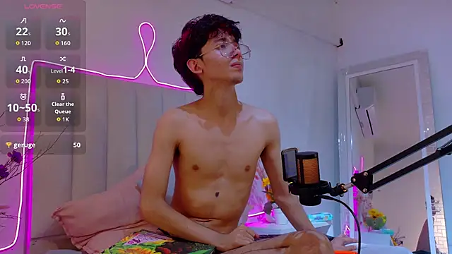 Twink_Sebas7 webcam