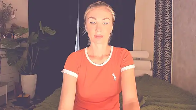 Karma_S_U_T_R_A webcam